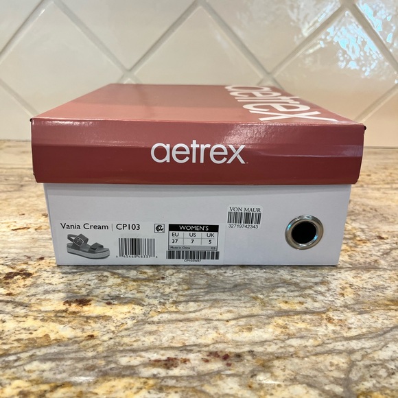 Aetrex Women's Tan Strap Sandals - Picture 8 of 8